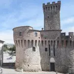 Umbertide Umbria apartment property which will tick a lot of property buyers boxes. 2 Bedrooms, good town centre location, nice historical view, furnished, good road and rail transport links and well priced.