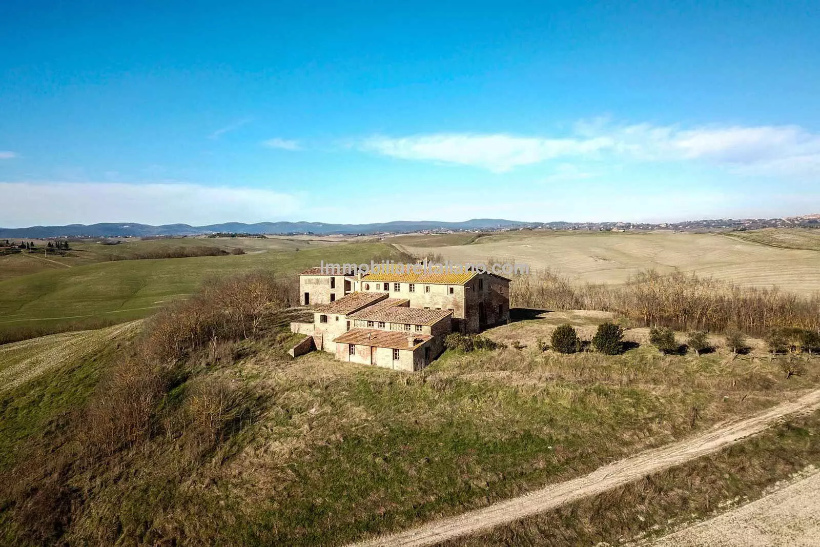 Country house for sale in Tuscany