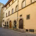 A pair of Tuscan apartments plus a useful cellar for sale in the centre of the medieval Town of Sansepolcro. The property is on the main street of Sansepolcro, where one can easily find shops, bars, restaurants and offices providing all the necessary services. Fully restored with luxury finishes.