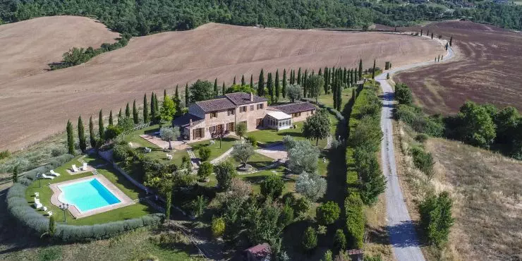 Restored 6 bed traditional Tuscan farmhouse