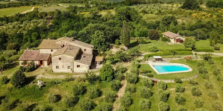 Farmhouse property for sale in Tuscany