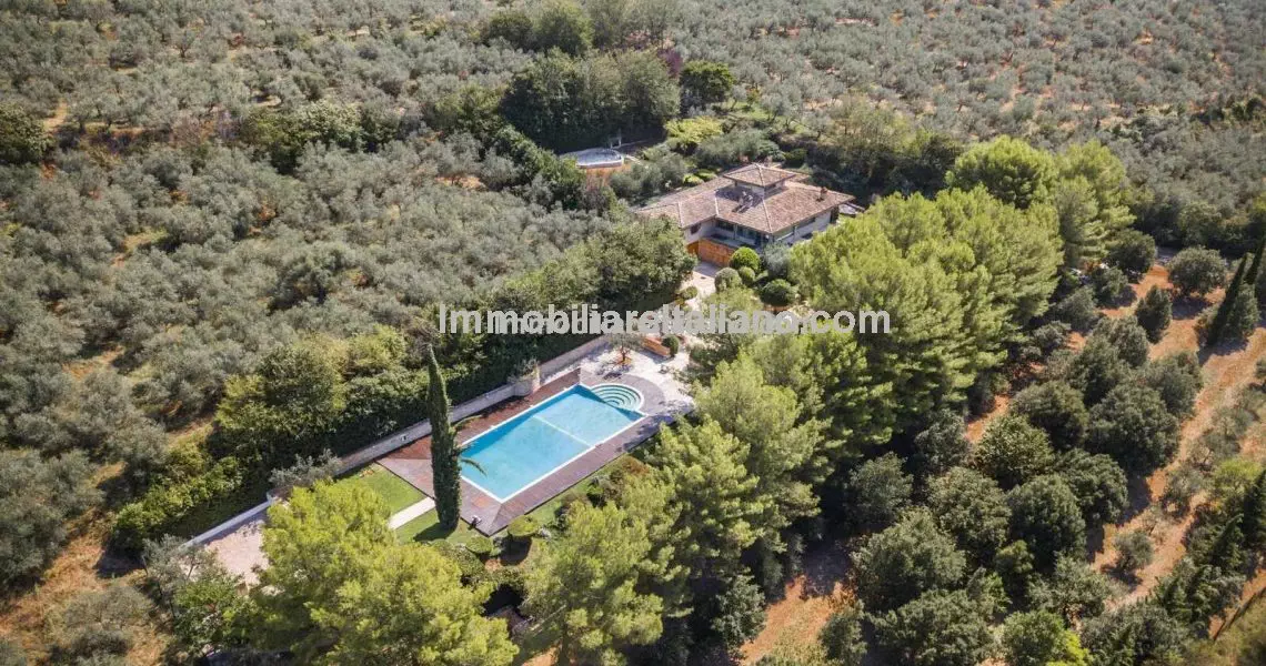 Buy an Italian villa