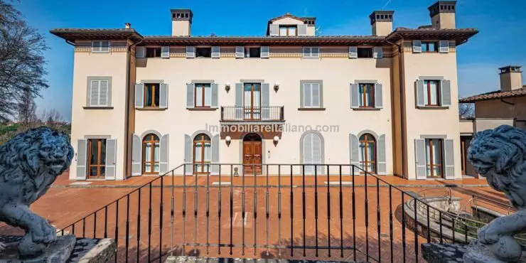 Arezzo Villa Property