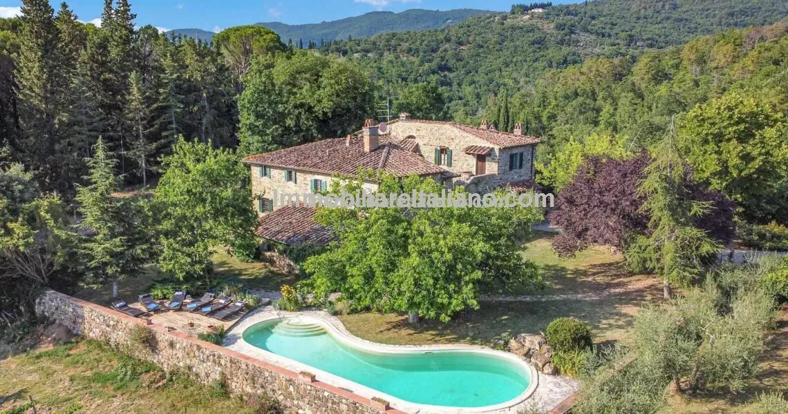 SOLDRestored stone Tuscan farmhouse with pool
