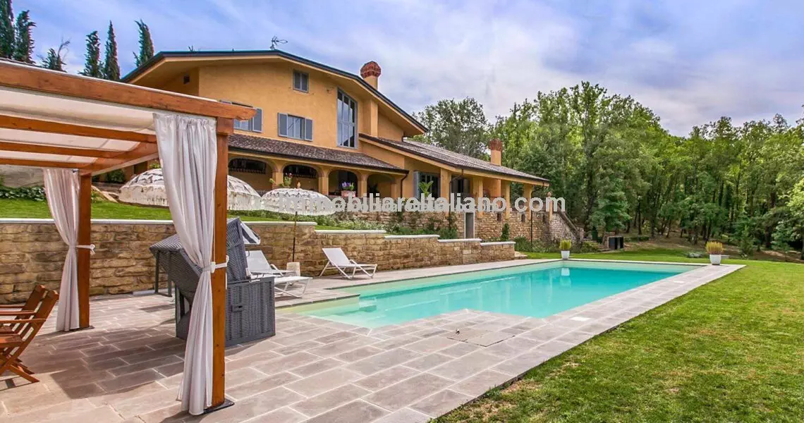 Restored 5 Bed villa in Tuscany for sale Immobiliare Italiano