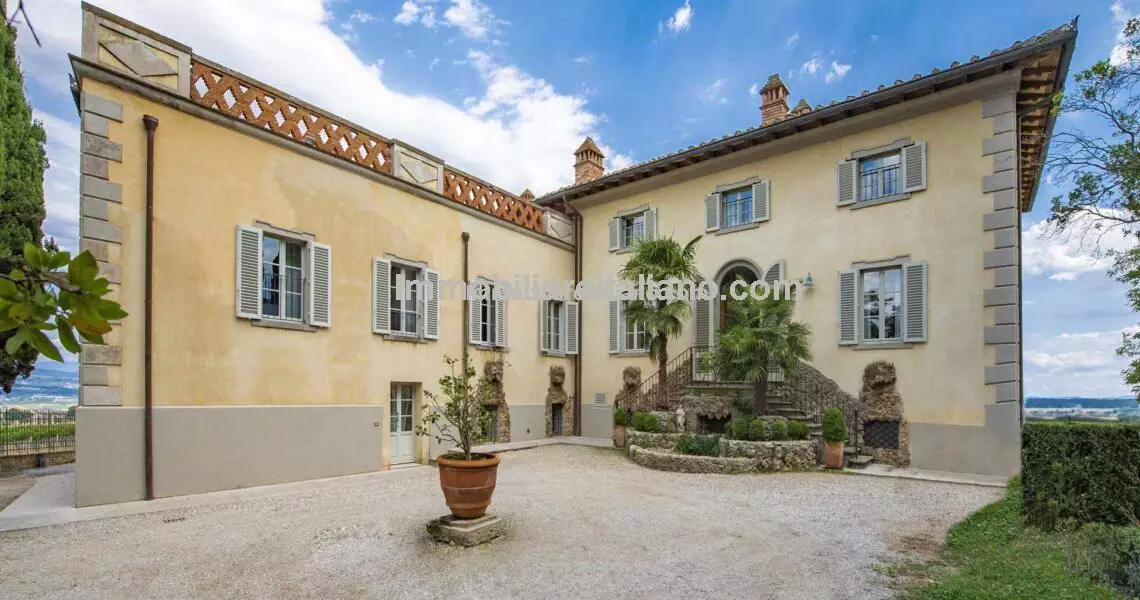 Boutique hotel in Italy for sale