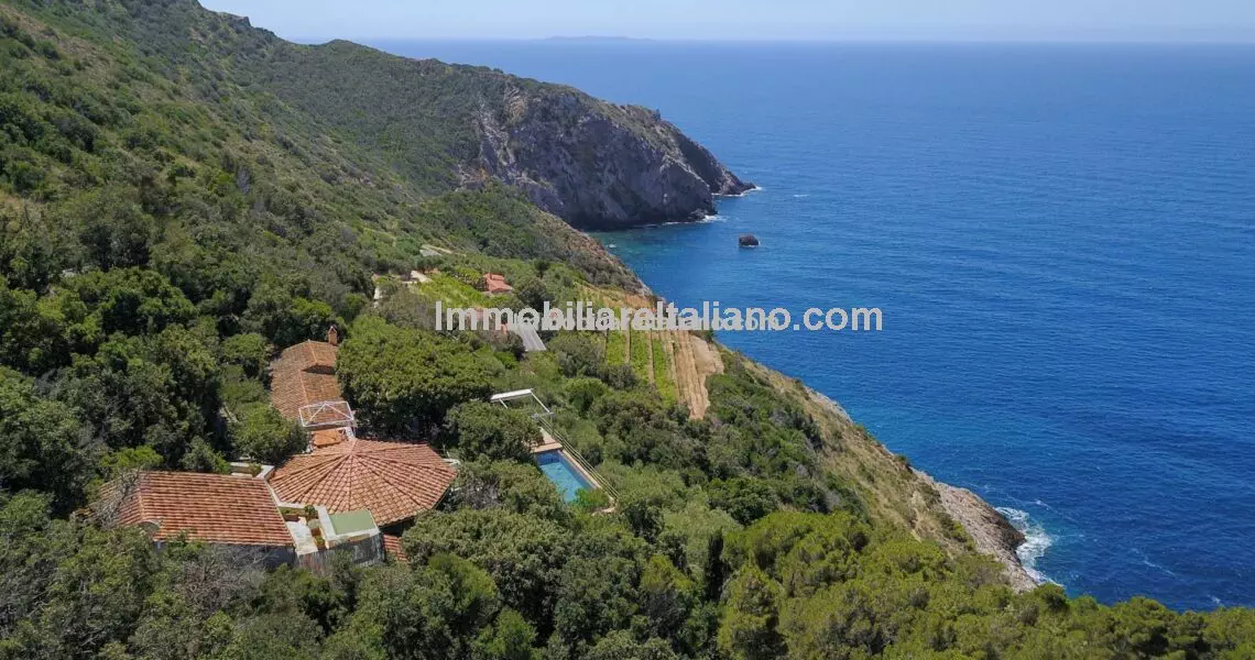 Tuscan sea views villa with pool