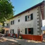 External view of Bargain priced property in Italy - Detached villa home with garden