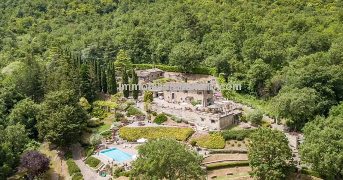 Umbria villa with pool