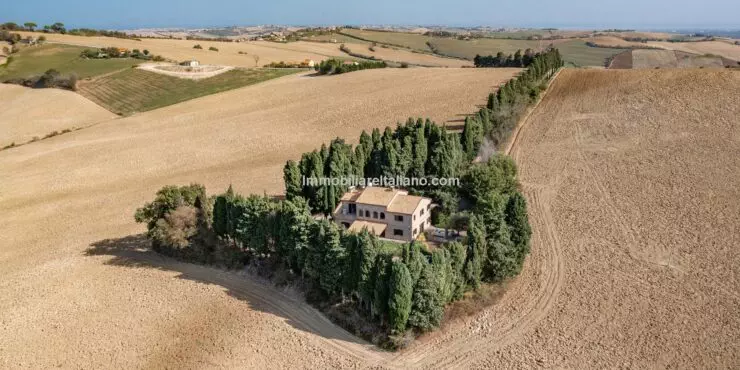 Marche villa property