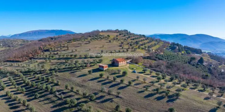 Umbria farmhouse property