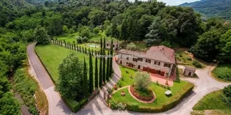 Restored country villa property in Tuscany